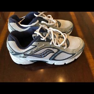 Saucony size 8 sneaker